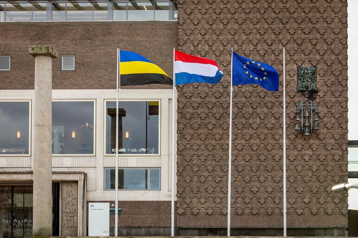 vlaggen voor Huis der Provincie